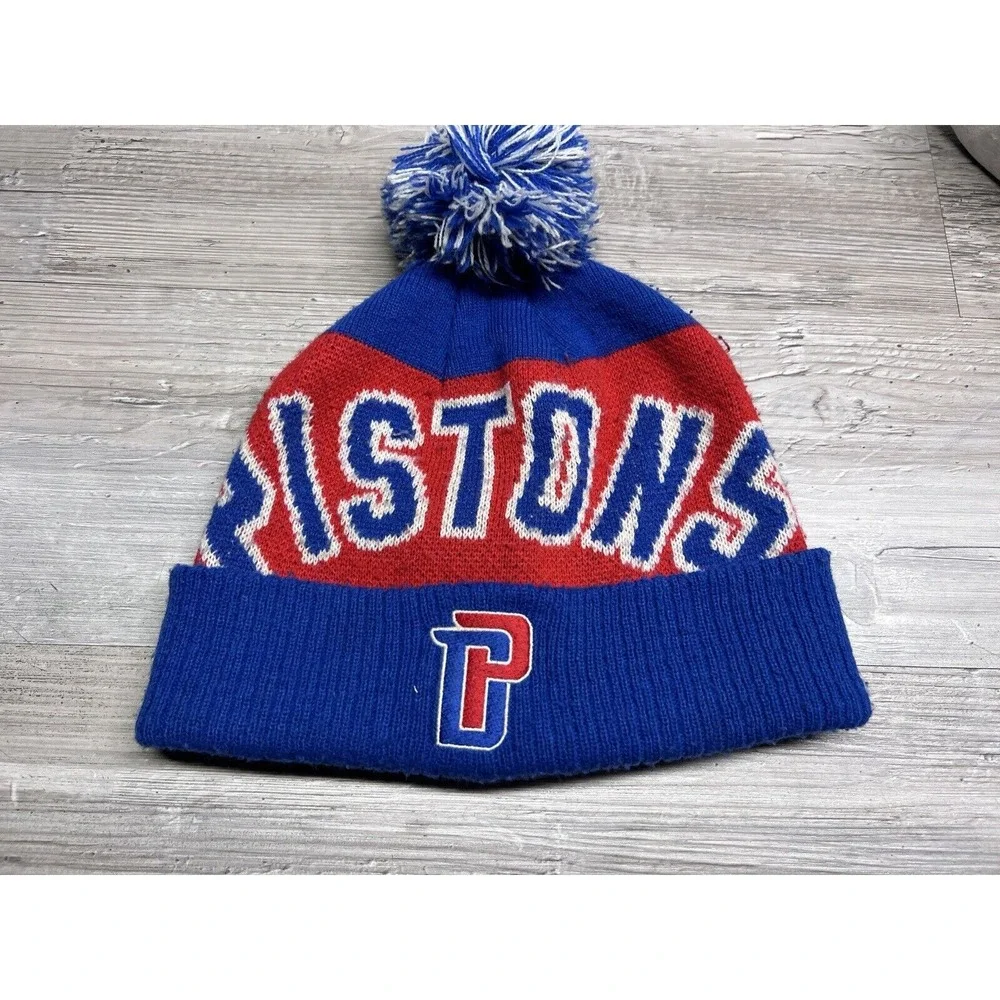 Detroit Pistons Knit Hat Pom Pom Beanie‎ Youth Winter Hat Spell Out